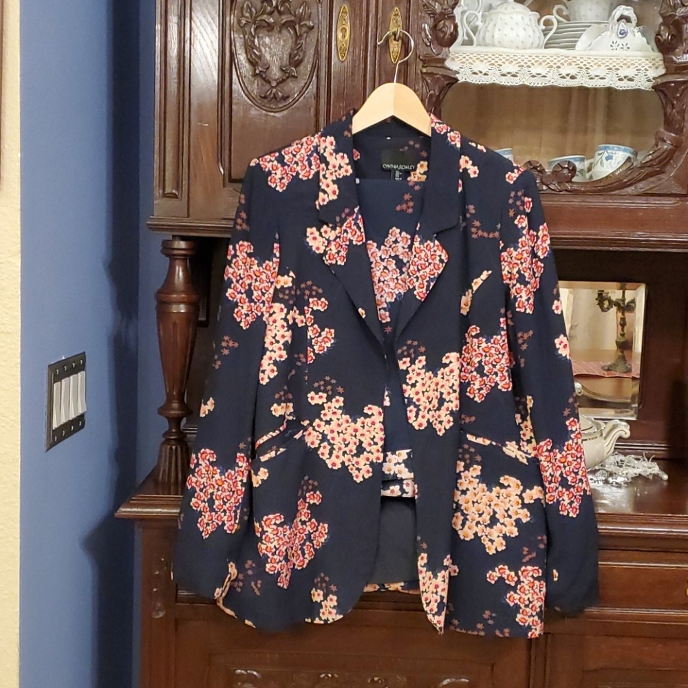 Floral pant suit, Cynthia Rowley, size 12